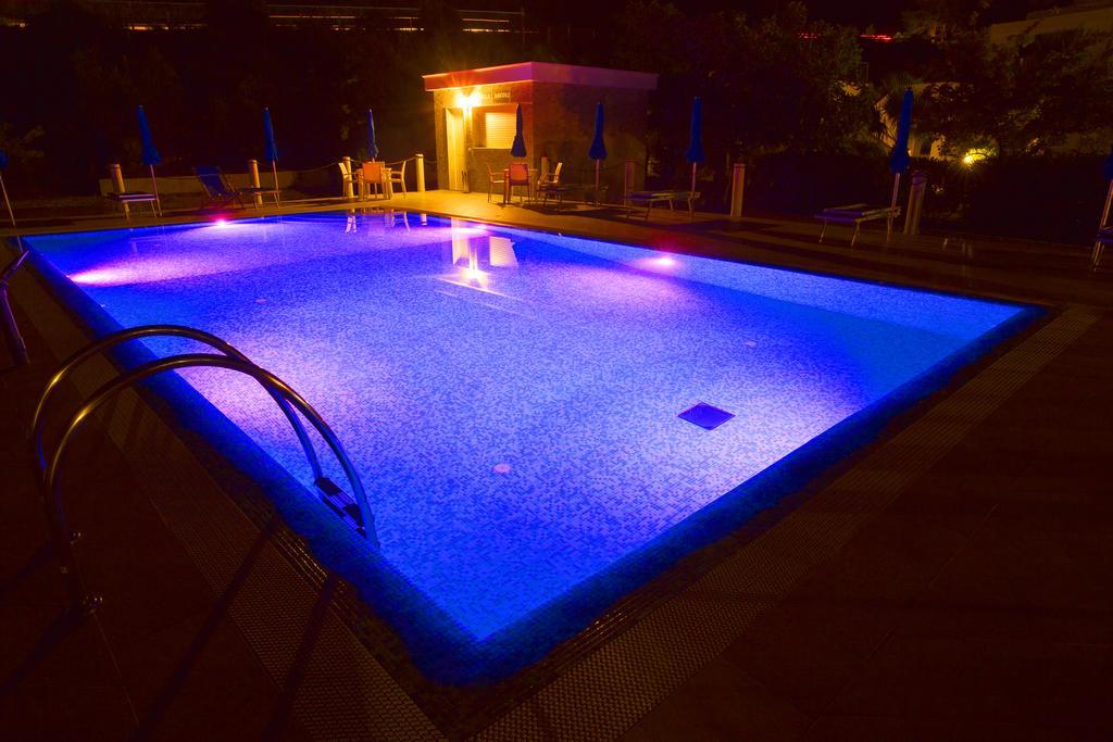Hotel Residence Villa Ascoli 비에스테 외부 사진